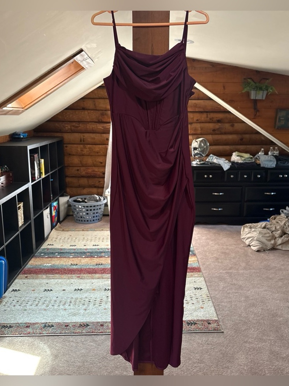 Elegant Burgundy Draped Spaghetti-Strap Evening Dress